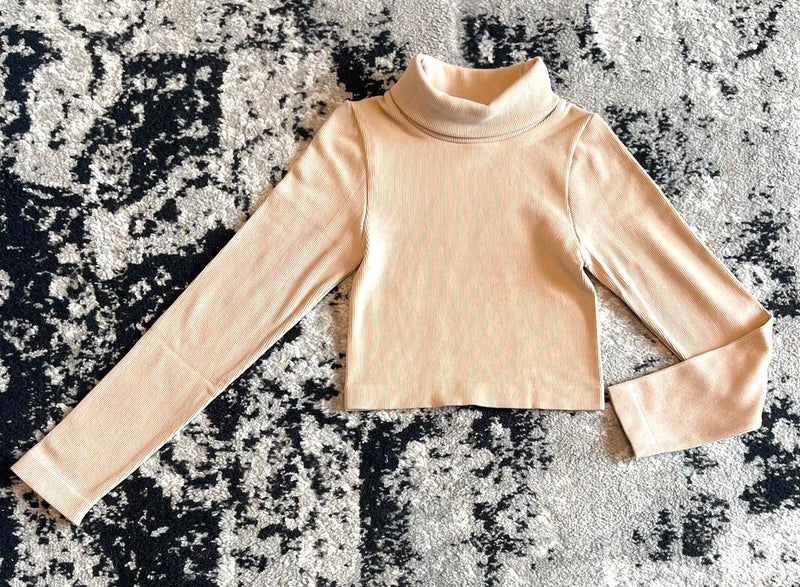 BASIC TURTLENECK TOP